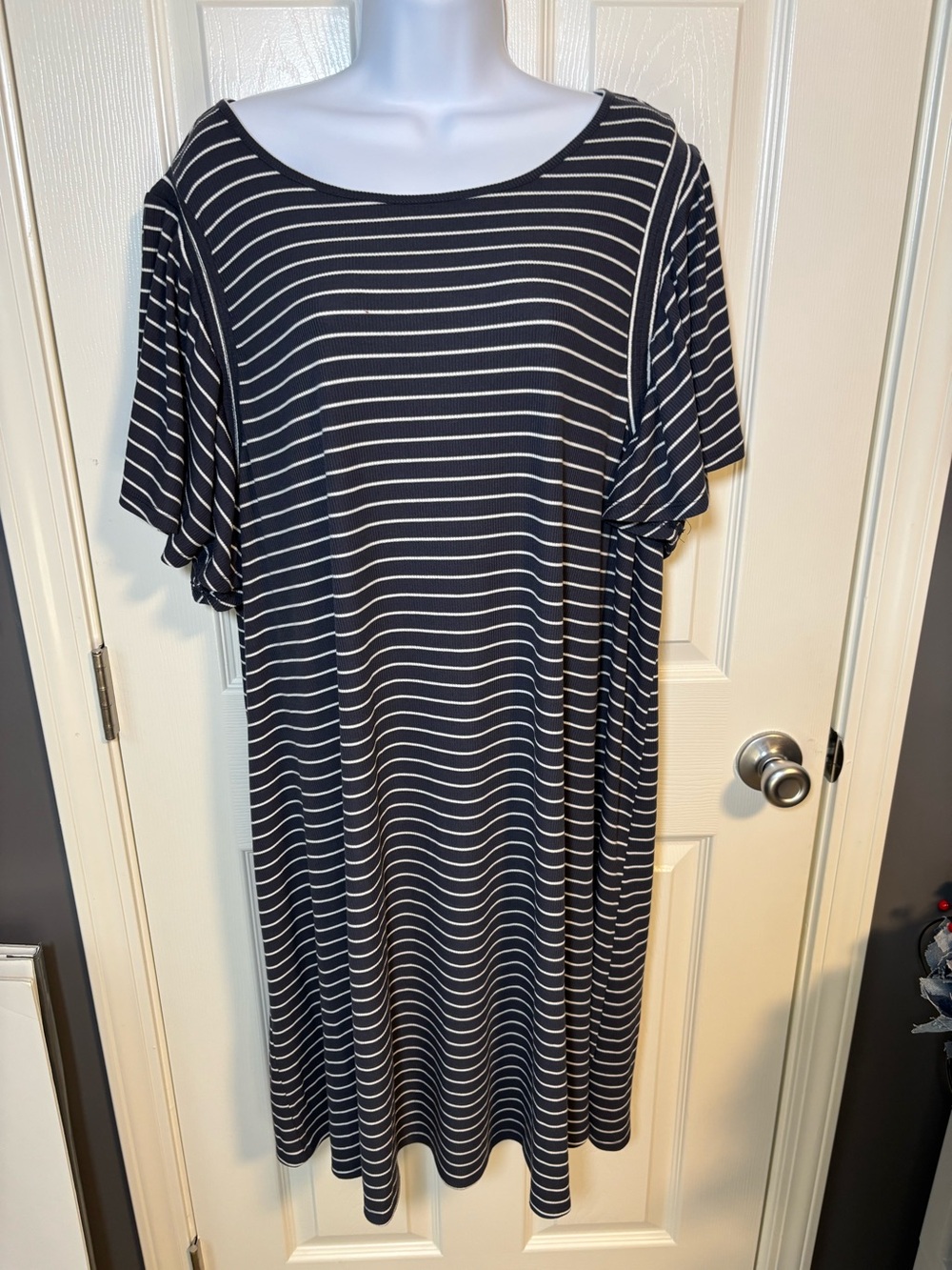Lauren Conrad navy and white striped dress with cut out back. Size XXL NWT